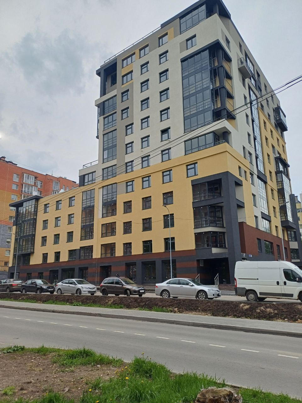 Продается двухкомнатная квартира с отличной планировкой на ул. ПОЛТАВСКОЙ Д.15. ЭТАЖ 7/12, ОБЩ ПЛ 90м2 ЖИЛАЯ 50м(24,5 ,вторая ком. 24,1 . Холл 16.38) КУХНЯ 17м2  САНУЗЕЛ РАЗДЕЛЬНЫЙ
КОМФОРТНАЯ ПЛАНИРОВКА, ДВЕ ЛОДЖИИ. ОГРОМНЫЙ ХОЛЛ. ДОМ НОВЫЙ. ЧИСТАЯ ПРОДАЖА, НИКТО НЕ ПРОПИСАН, НИКТО НЕ ЖИВЕТ.  ШКОЛА 